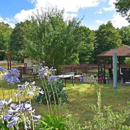 Ferienwohnung Und Pension "Zur Aue" Konigsbruck Exterior foto